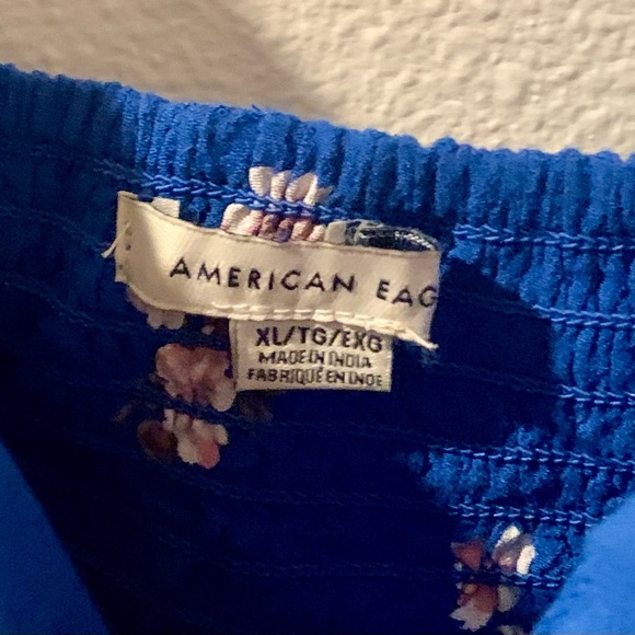 American Eagle Blue floral blouse - Picture 9 of 9